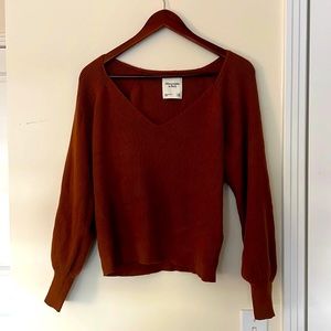 Abercrombie Rustic color v-neck sweater Size M